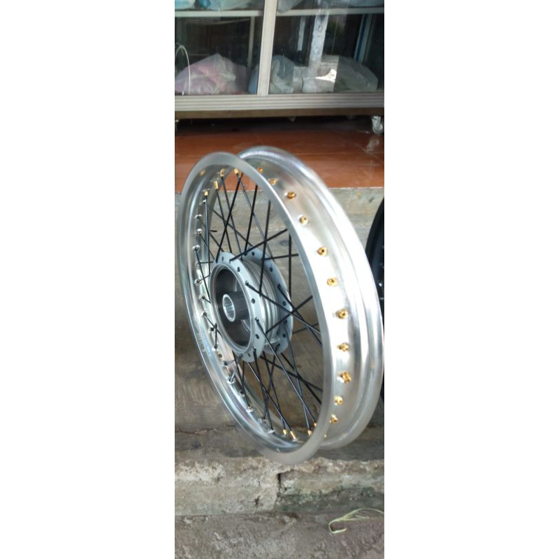 velg belakang Scorpio ring 17x215