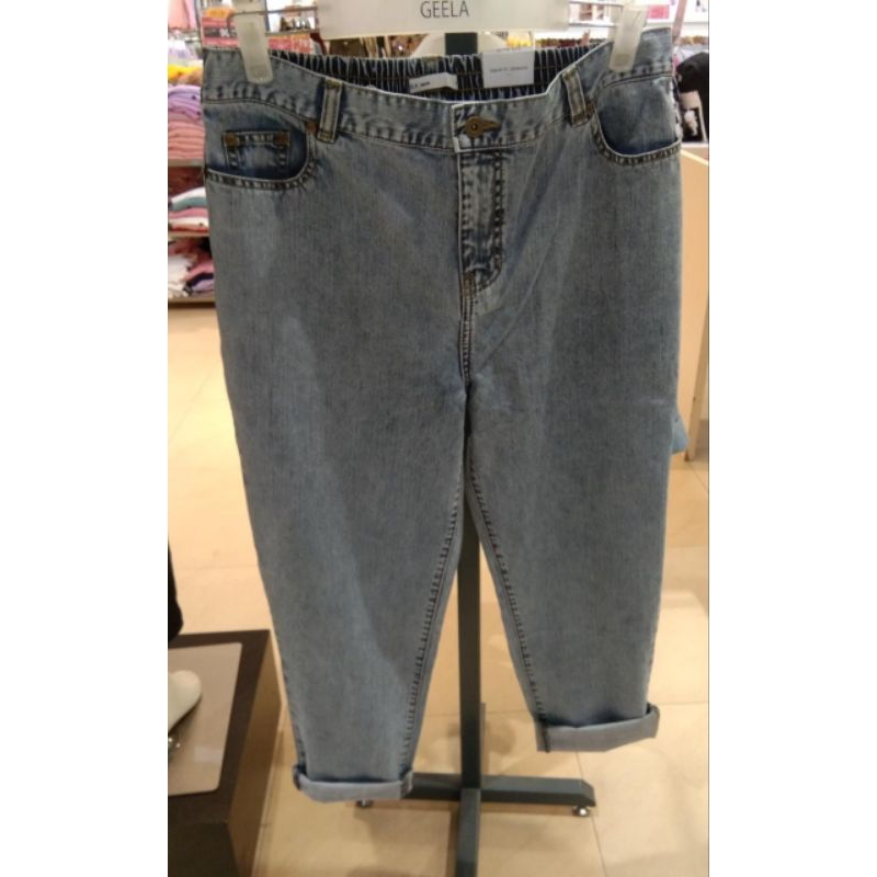 Celana GEELA