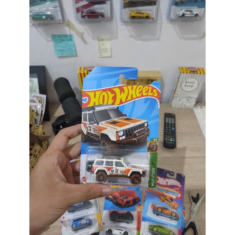Hotwheels 95 jeep cherokee THR