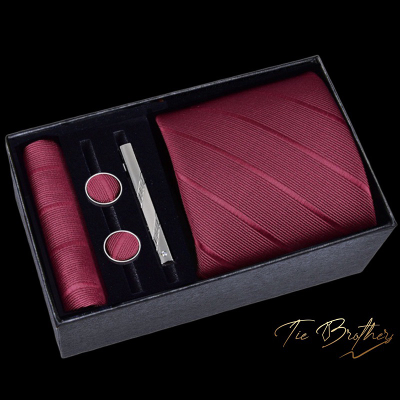 gift set garis stripes merah red isi dasi panjang long tie pria, pocket square/ handkerchief sapu ta