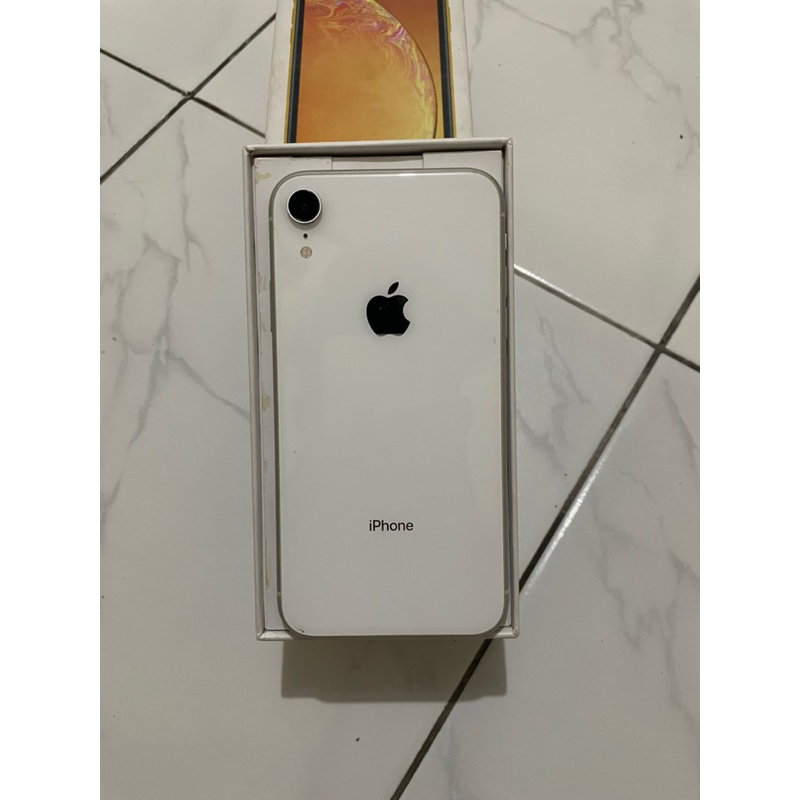 iphone xr 64gb