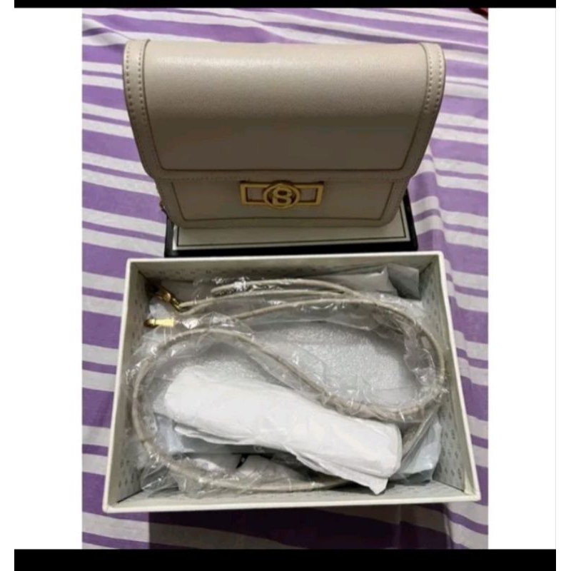 preloved tas izzi shoulder bag  chalk by buttonscarves