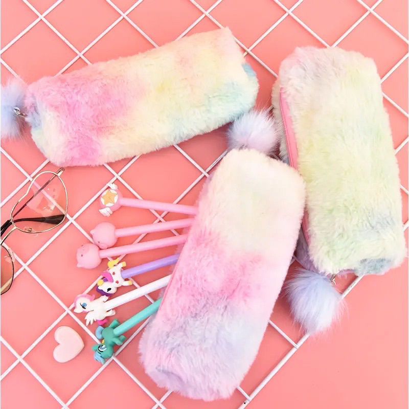 

KOTAK PENSIL BULU PELANGI UNIK TEMPAT PENSIL RAINBOW BULU UNIK LUCU PENSIL CASE RAINBOW PLUSHY
