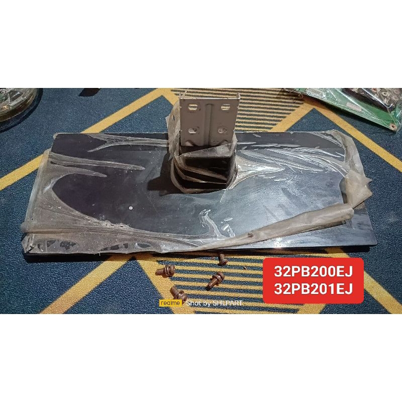 DUDUKAN KAKI STAND TV TOSHIBA 32PB200EJ 32PB201EJ