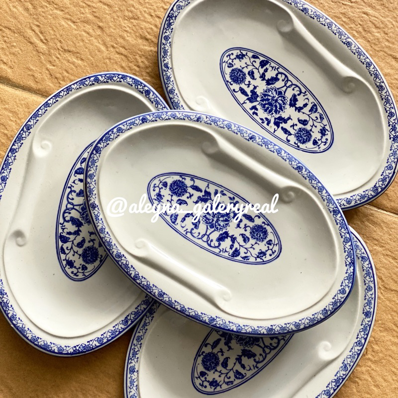 Piring saji keramik biru putih [SALE]