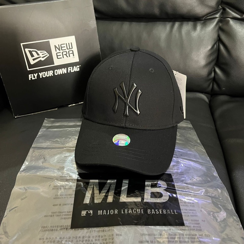 Ny Fullblack Metal Logo Cap