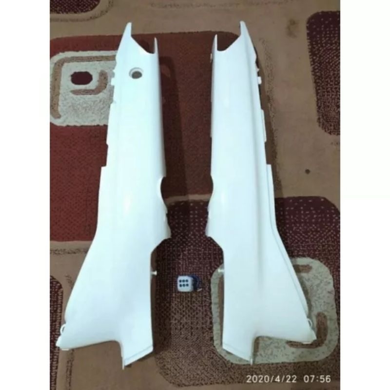 bodi belakang cover body belakang set petstop sambungan bodi Yamaha Force One F1z Albino putih