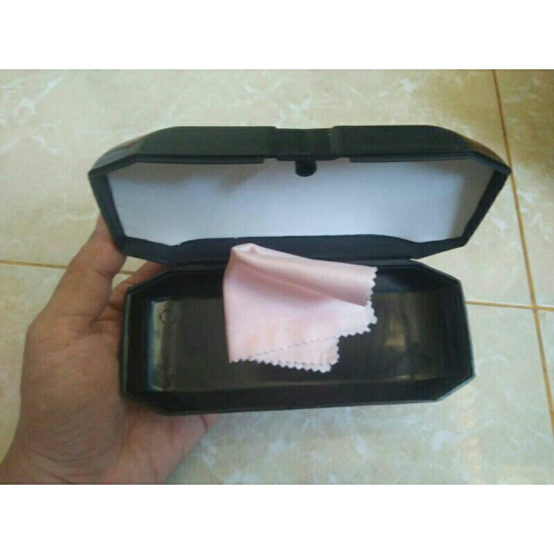 tempat kacamata + kain lap kacamata