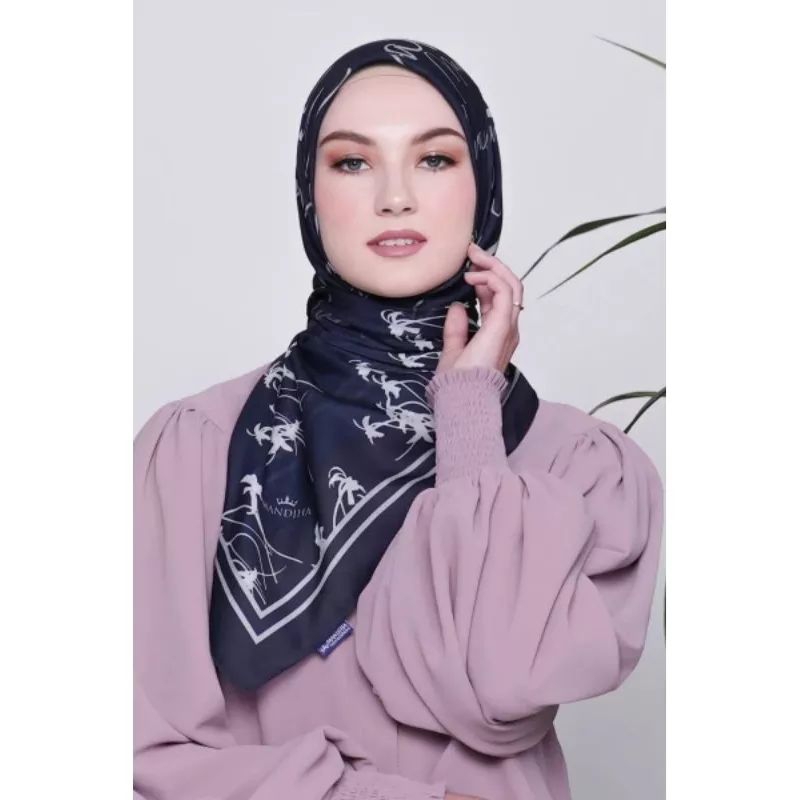 Mandjha Ivan Gunawan Hijab - Floral Fancy Navy