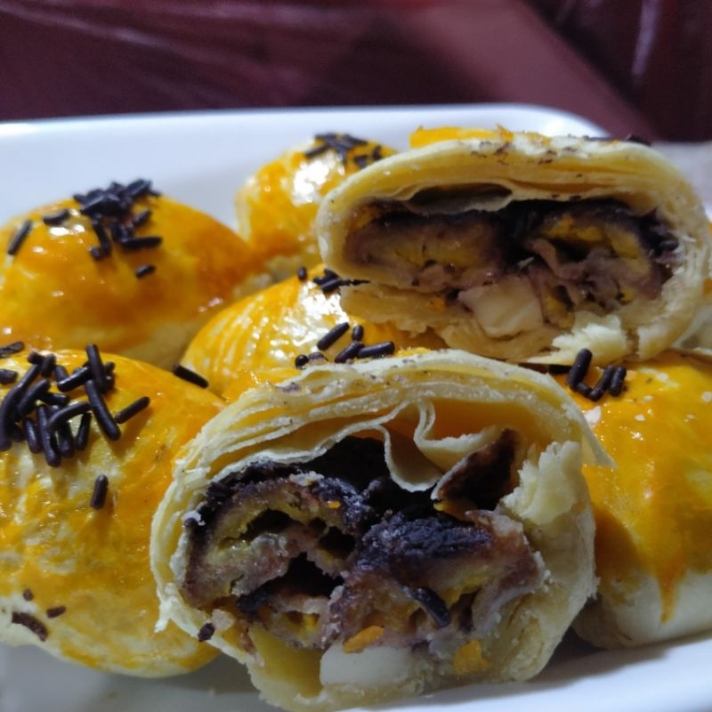 

BOLEN ISI PISANG,COKLAT,KEJU