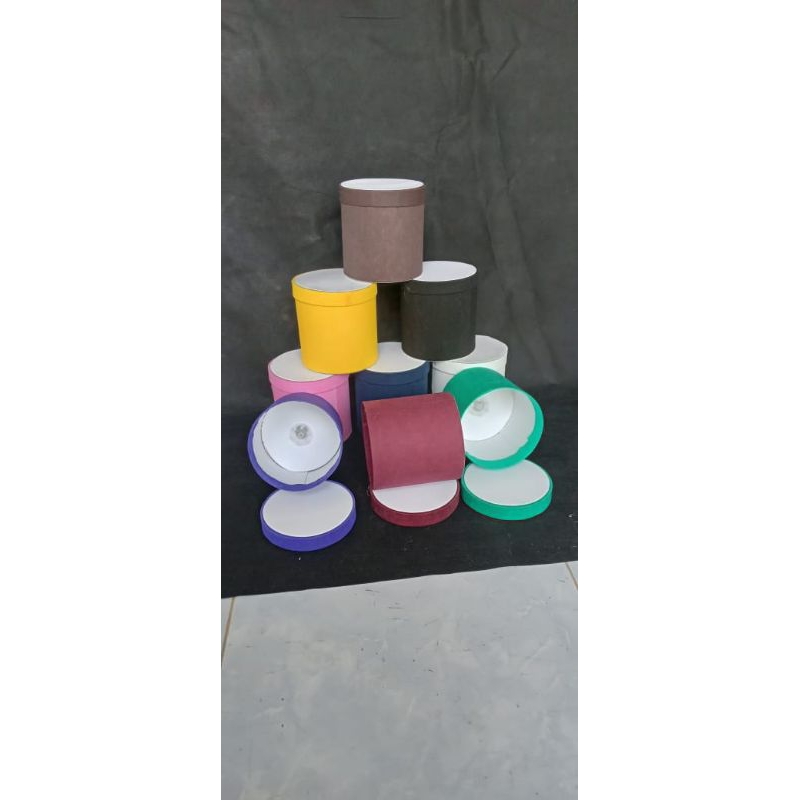 

Roundbox ukuran12cm untuk buket balon dan buket bunga