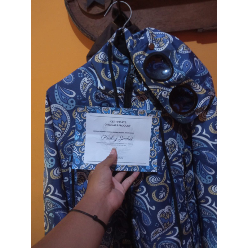 outfirm paisley size XL