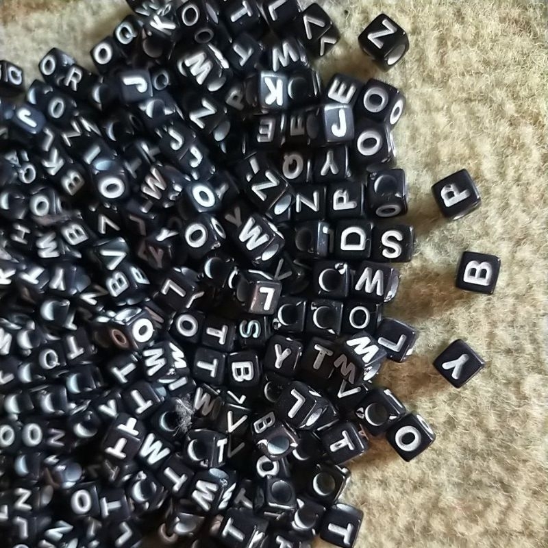 Manik kotak bisa pilih huruf