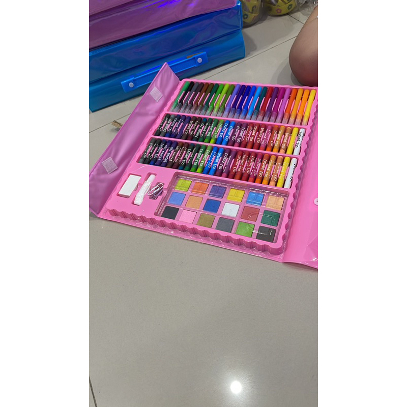 

crayon set