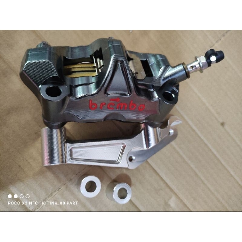 kaliper depan Brembo GP4 set breket pnp ninja