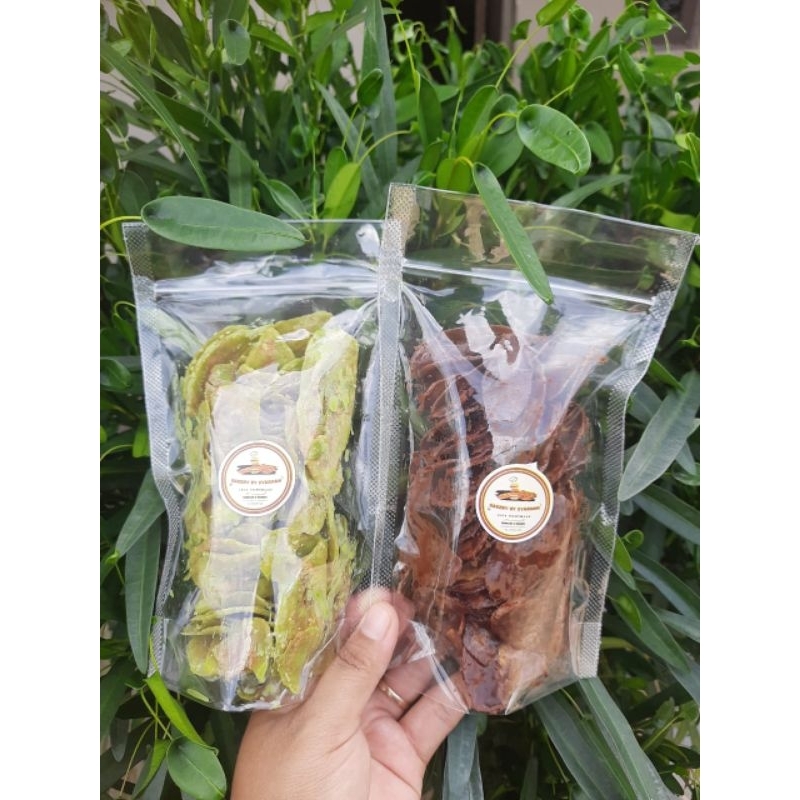 

Kripik Pisang Lumer dengan varian coklat, matcha, dan susu