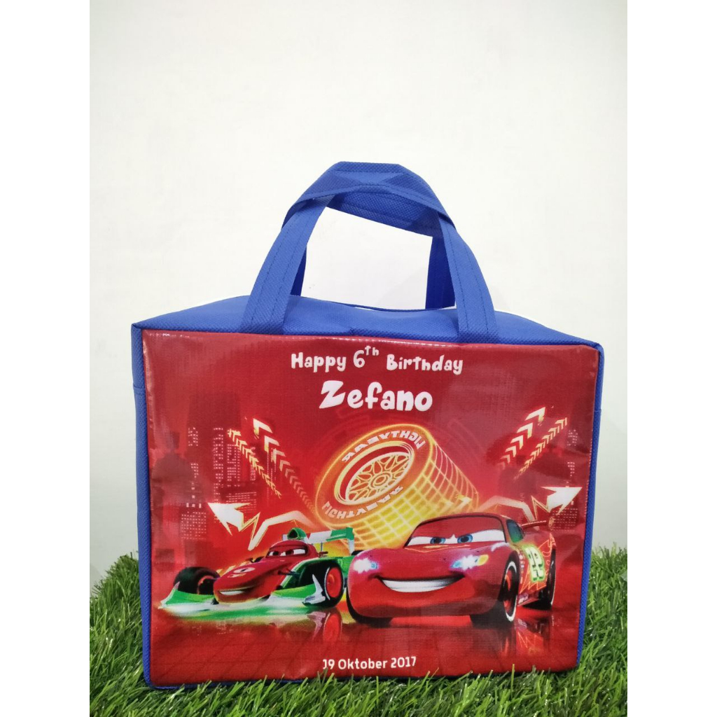 

tas ulang tahun anak 25x20x20, tas souvenir ulang tahun, goodiebag zipper, tas ulang tahun resleting