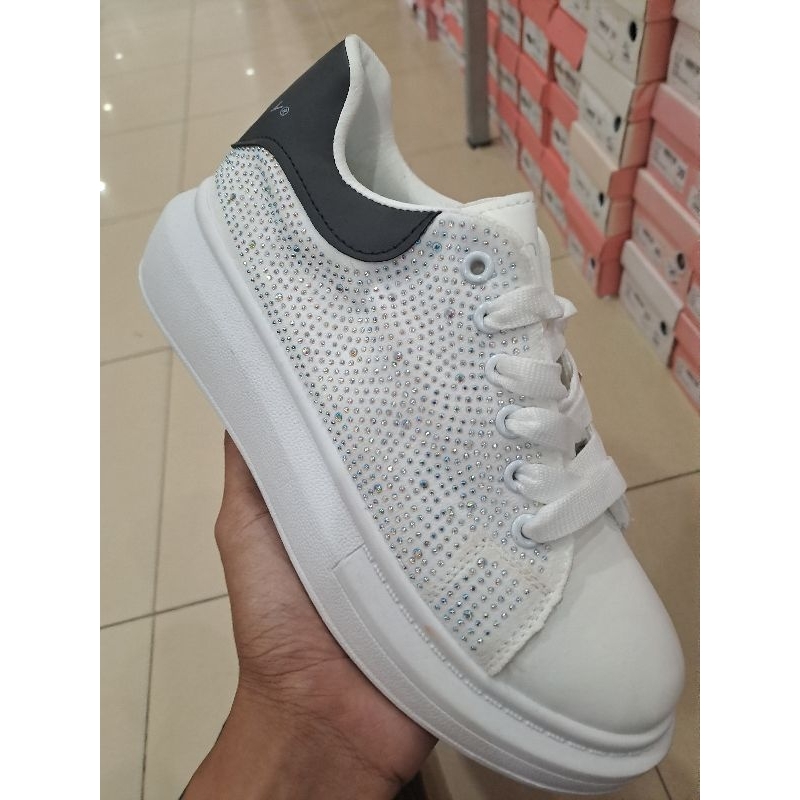 SEPATU SNEAKERS WANITA NEW ARRIVAL