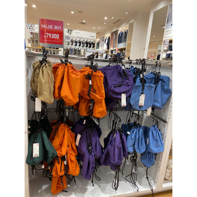 Unisex Uniqlo Tas Bag Parasut Mini Selempang