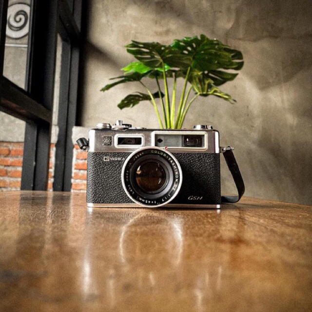 YASHICA ELECTRO 35 GSN - RANGEFINDER - SILVER & HITAM - VINTAGE KAMERA