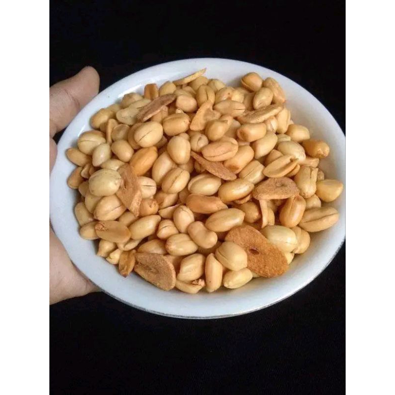 

KACANG BAWANG/KACANG ASIN ENAK GURIH KEMASAN TABUNG 900ML