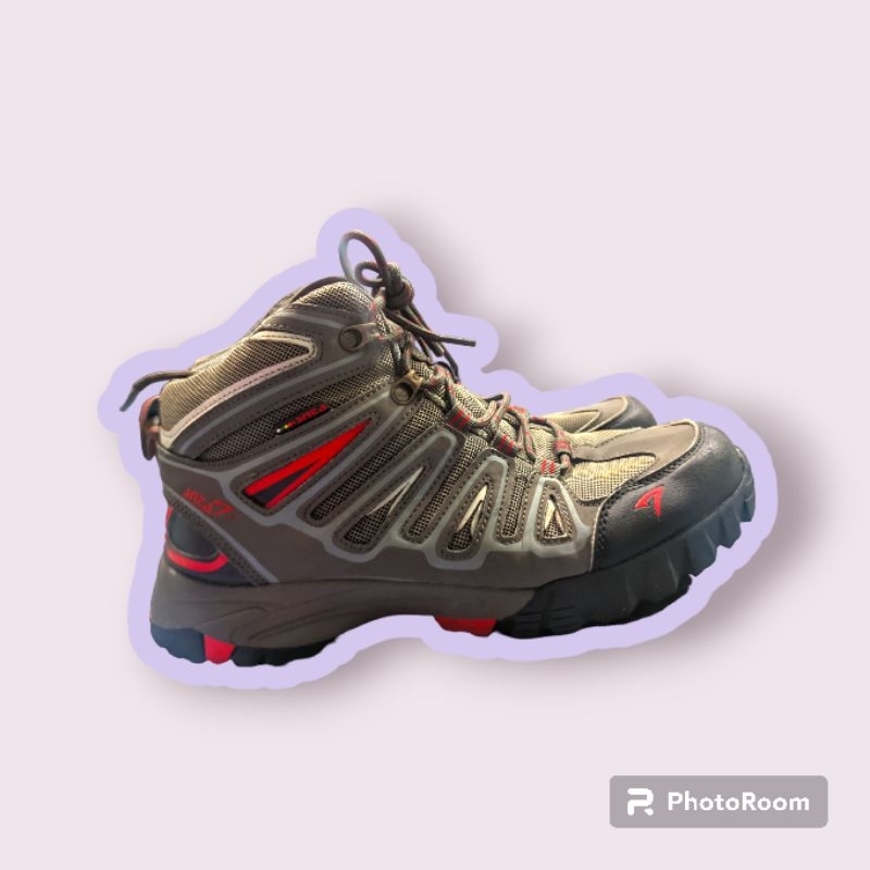 SEPATU GUNUNG/OUTDOOR SNTA 493 ORIGINAL
