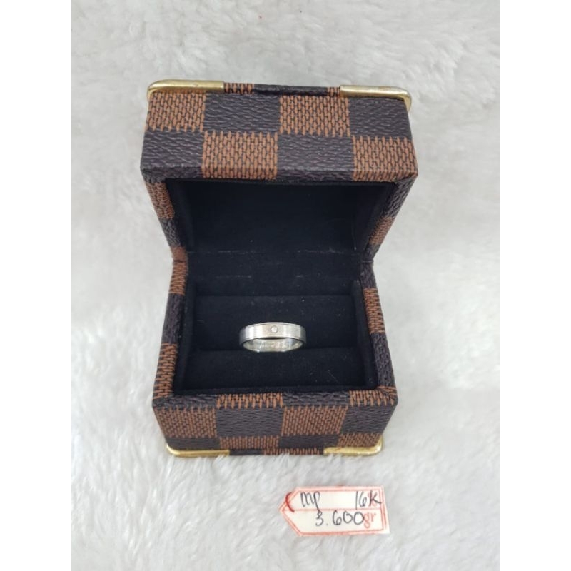 CP3504F250F Cincin kawin model permata pasiran emas putih berat 3.600 no 11 d 1,5cm kadar 70% 16k