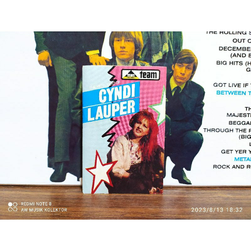 Kaset Pita : THE VERY BEST OF CYNDI LAUPER.