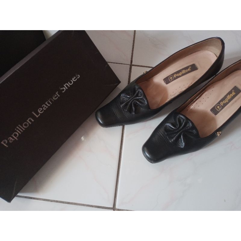 [PRELOVED] SEPATU KULIT PAPILLON