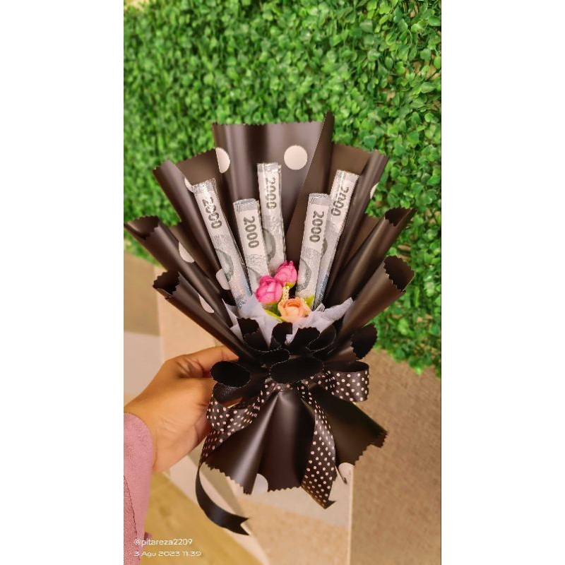 

Money Bucket Ukuran S