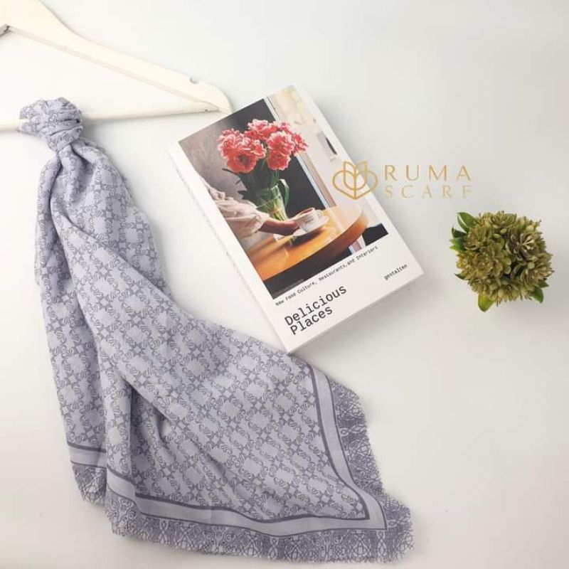 Ruma scarf