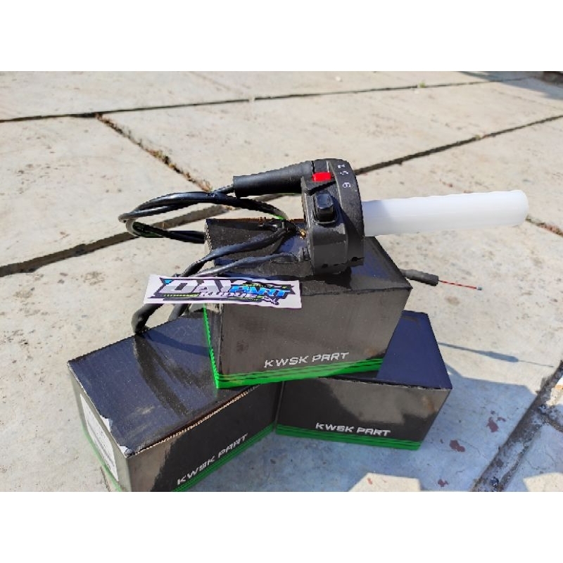 GAS SPONTAN KSR GAS KONTAN KSR HOLDER KANAN KSR TOMBOL KANAN KSR NINJA R RR  HOLDER GASS KONTAN SPON