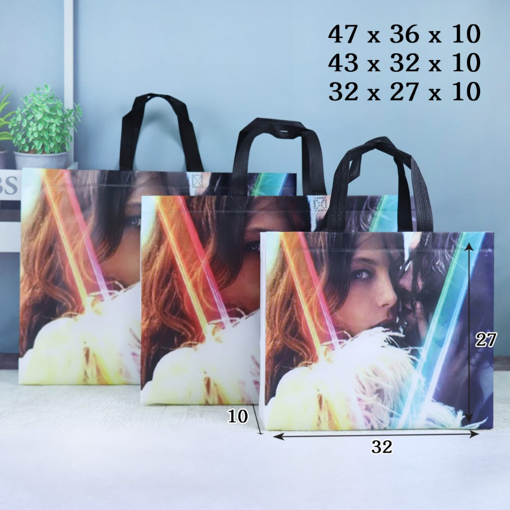 

TAS BELANJA / TOTE BAG SPUNBOUND MOTIF/ TAS HAMPERS / LAMINASI