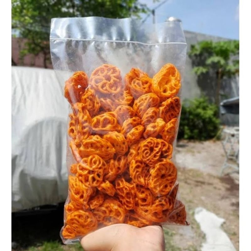 

Kerupuk seblak Rafael 250gr pedas daun jeruk sebring murah pedas daun jeruk enak