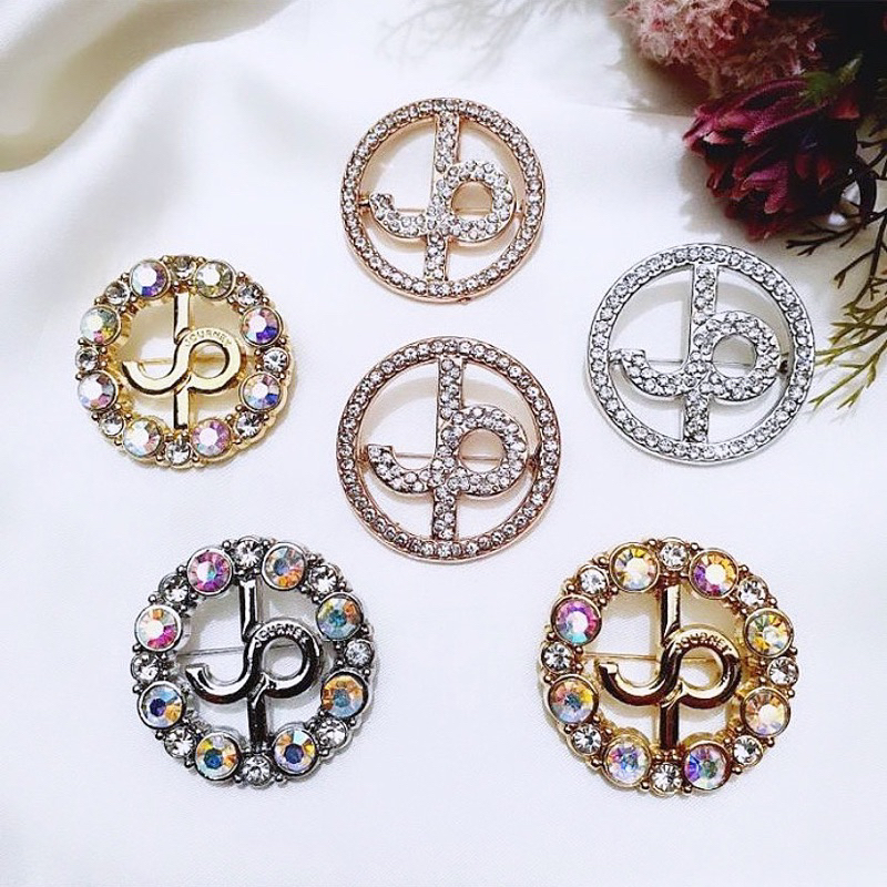 Brooch Journey Scarves KW / Bros JP / Bros Dada / Bros Bahu