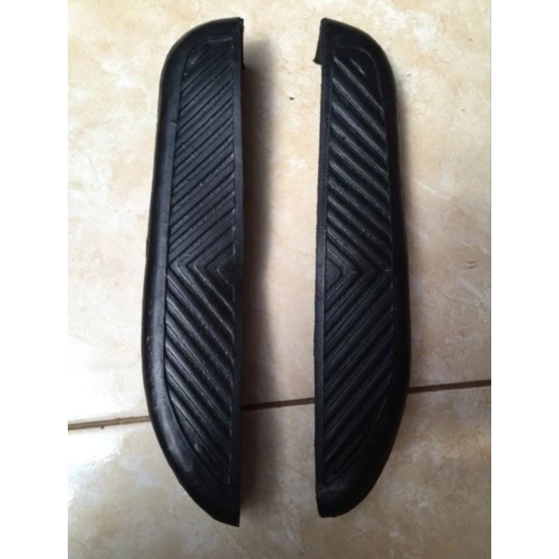 Karet Foot Step Pijakan Kaki Mitsubishi COLT T120 1975-1980