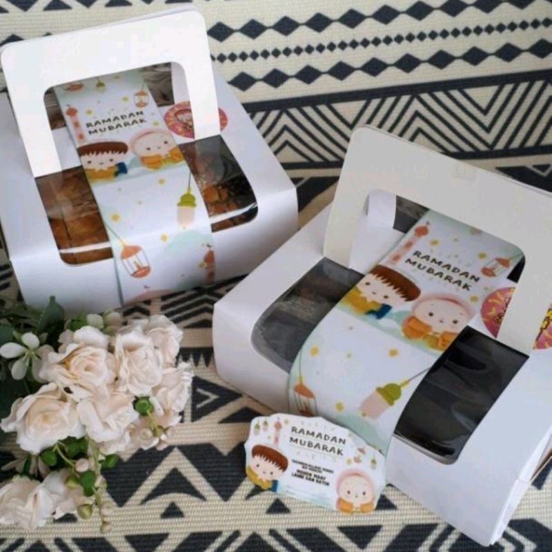 

Box Hampers Lebaran tenteng makanan snack Box jinjing premium