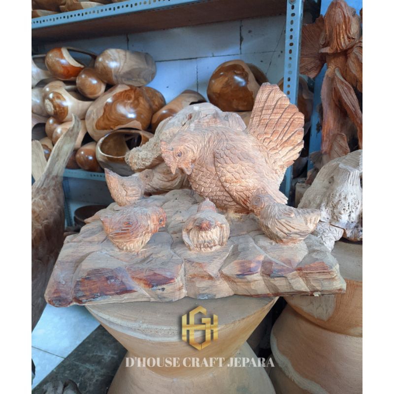 Patung Ayam Babon Kayu Pinus Merah