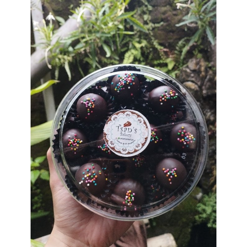 

KUKERNIS Bola Keju Coklat 500gr