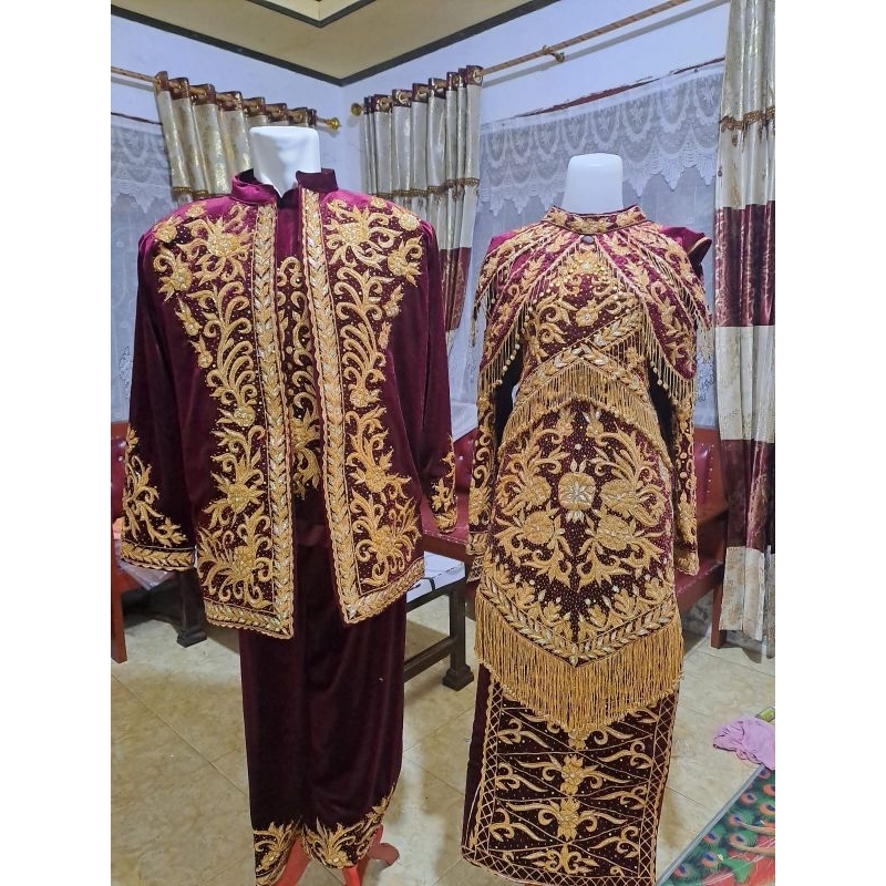 baju penganten minang spasang.