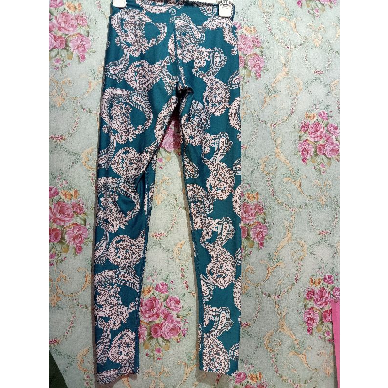 legging batik