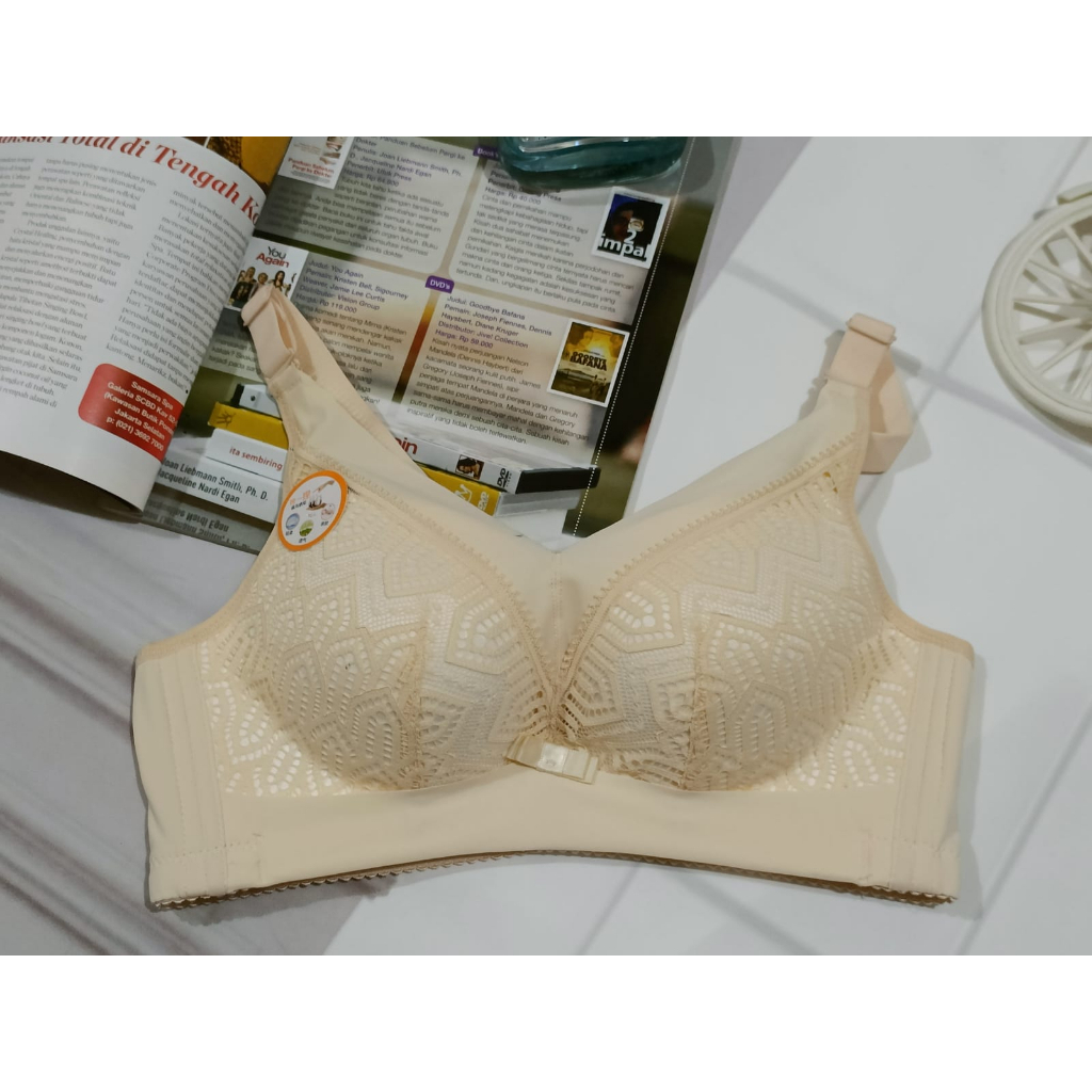 BRA / BH WANITA 209 TIDAK ADA KAWAT BUSA SEDANG SIZE 32-40