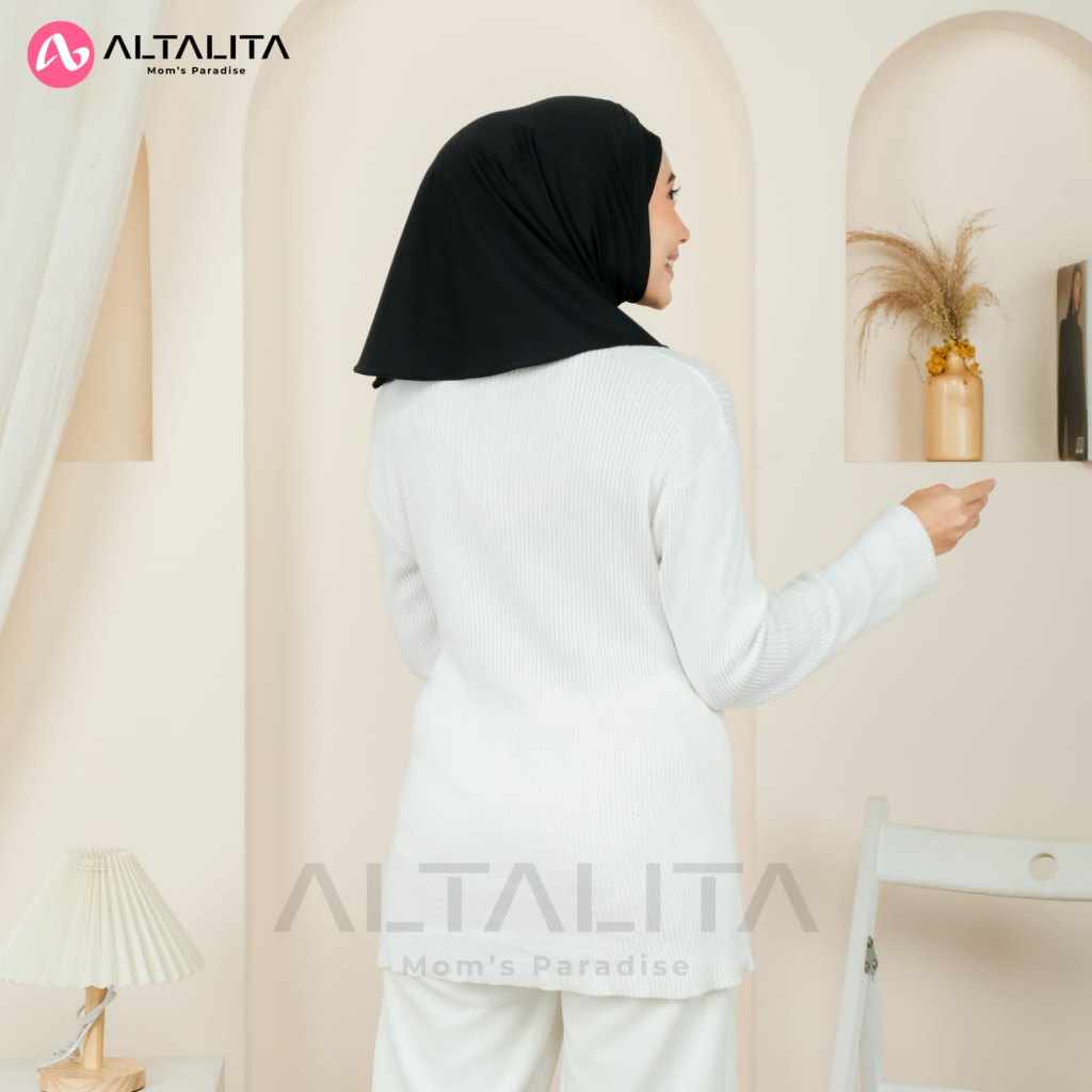 Altalita - Hijab Bergo Helma Sport Instan Akses Lubang Masker Headset Earphone Kacamata Bahan Jersey Premium Cocok untuk Olahraga Volly Futsal Senam dan Sehari-hari