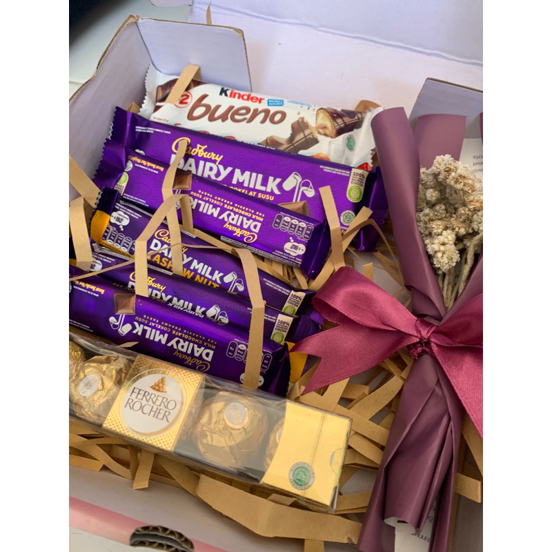 

HAMPERS COKELAT / HAMPERS / KADO WISUDA / GIFT WISUDA