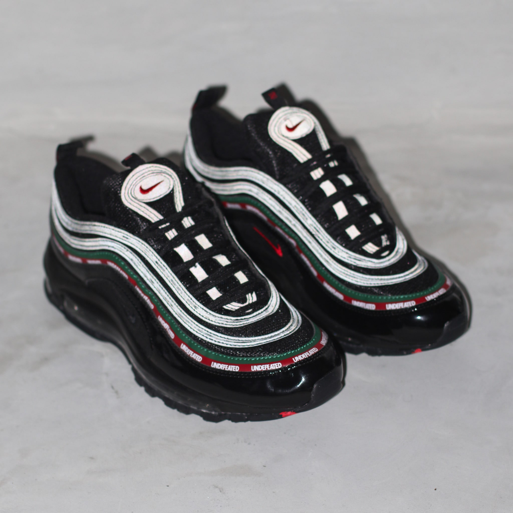 AM97 UNDEFEATED ALL BLACK SEPATU SNEAKERS TERLARIS