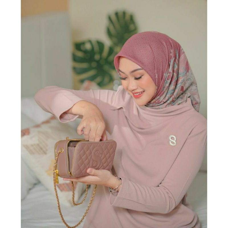 NEW YURA BAG MAHOGANY BUTTONSCARVES