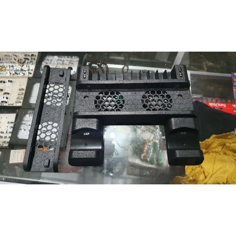 stand / pendingin ps4 bisa charging stick ps4