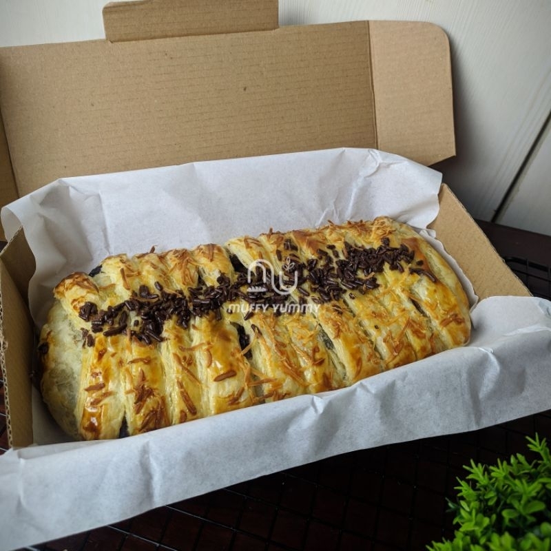 

Banana Strudel Pisang Coklat Keju Chococheese Chocban Bolen Pastry