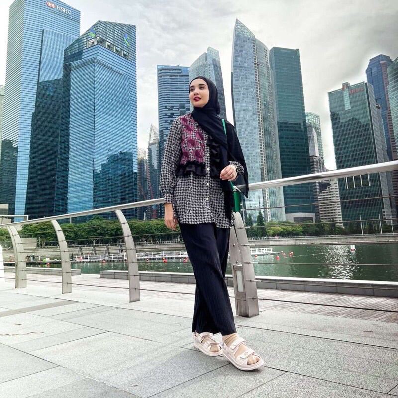 NEW- Betty Blouse Zaskia Sungkar Size M