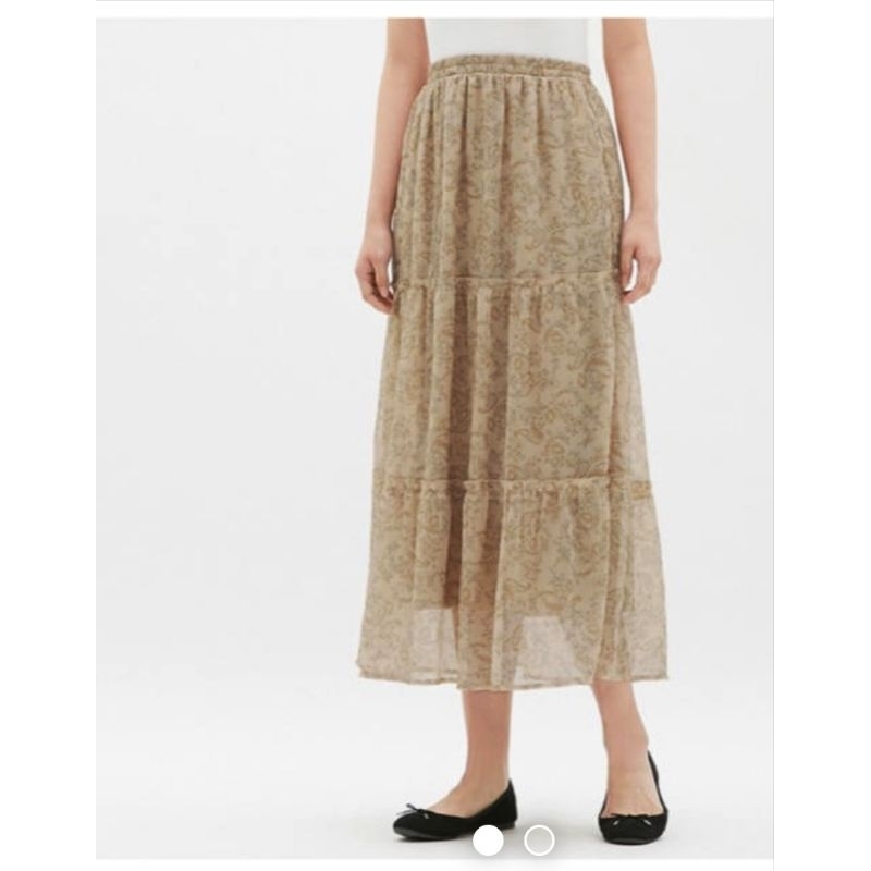 GU UNIQLO FLORAL SKIRT (Booked)